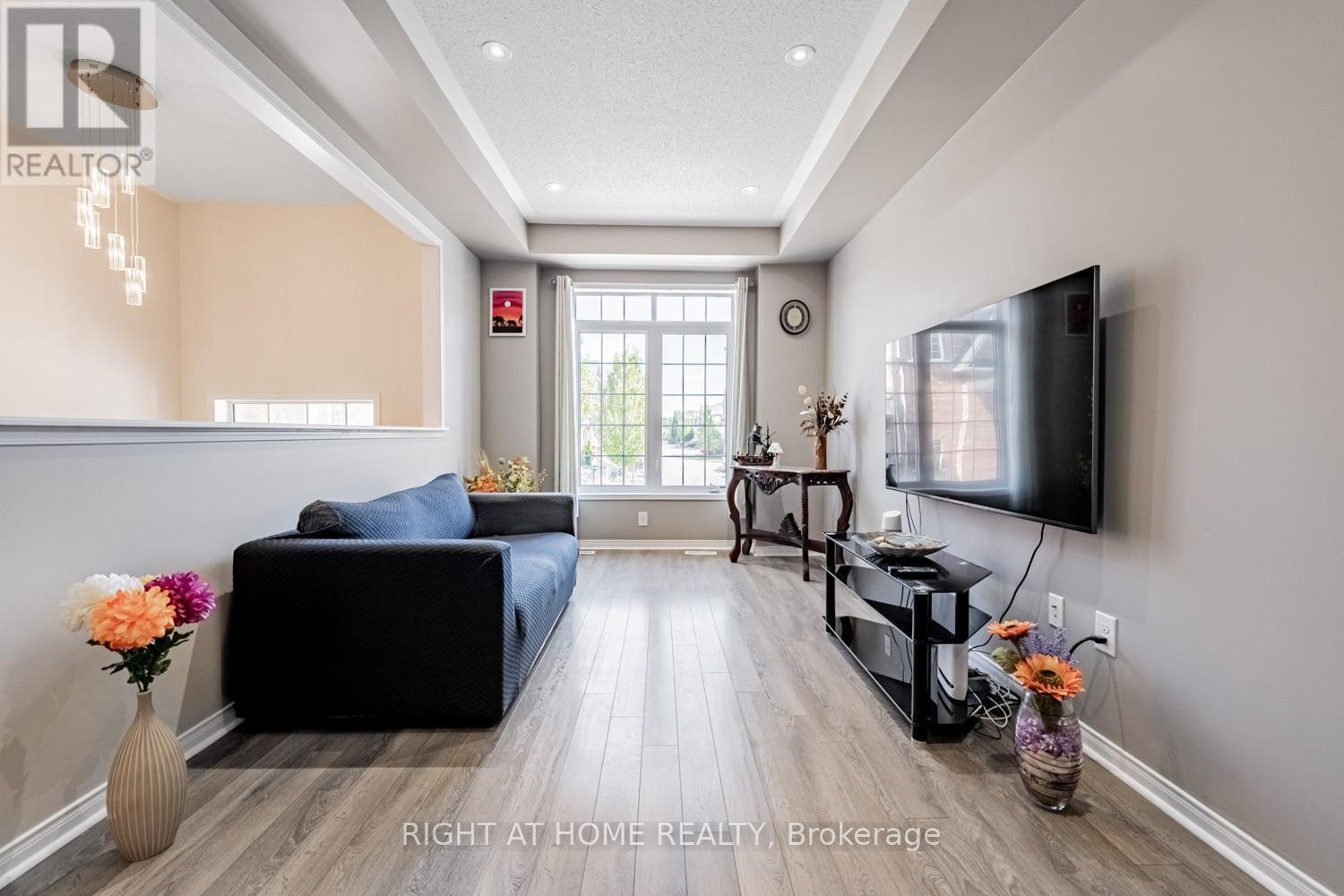 












33 PROMENADE TRAIL

,
Halton Hills (Georgetown),




Ontario
L7G0G8

