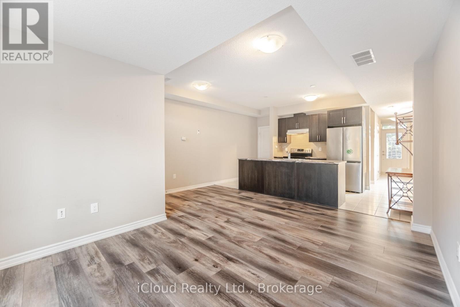 












91 - 445 ONTARIO STREET

,
Milton (TM Timberlea),




Ontario
L9T9K4

