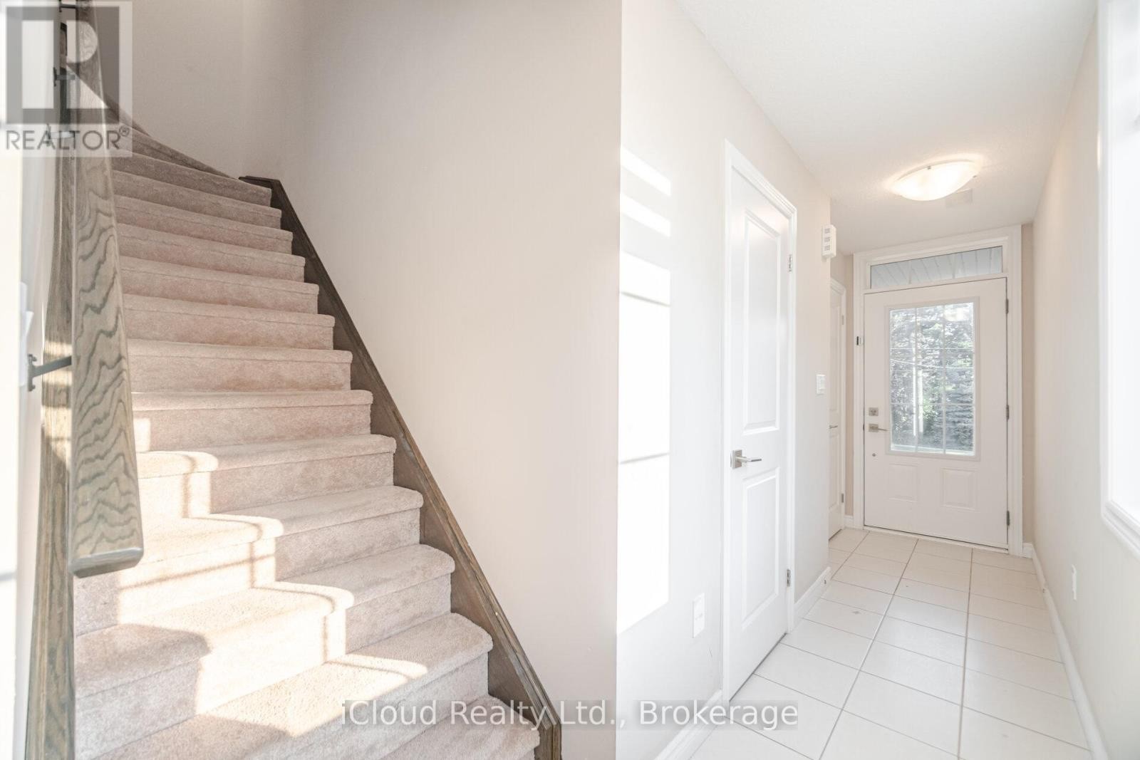 












91 - 445 ONTARIO STREET

,
Milton (TM Timberlea),




Ontario
L9T9K4

