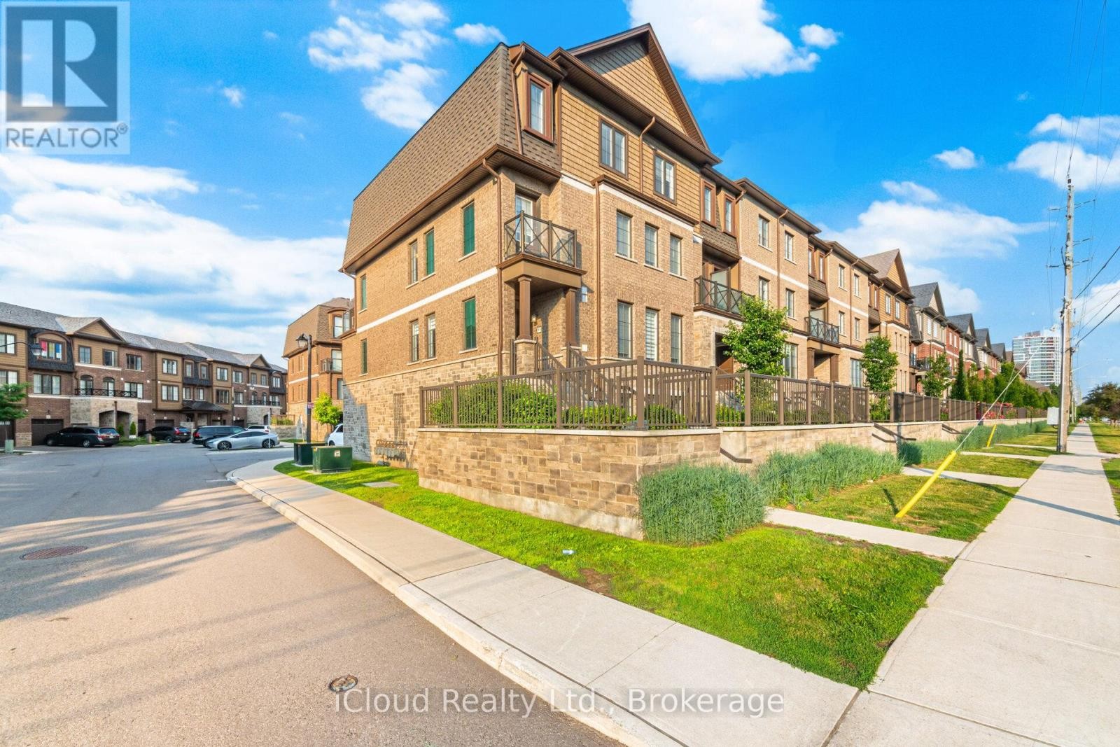 












91 - 445 ONTARIO STREET

,
Milton (TM Timberlea),




Ontario
L9T9K4

