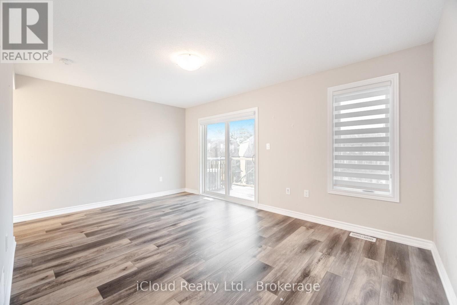 












91 - 445 ONTARIO STREET

,
Milton (TM Timberlea),




Ontario
L9T9K4

