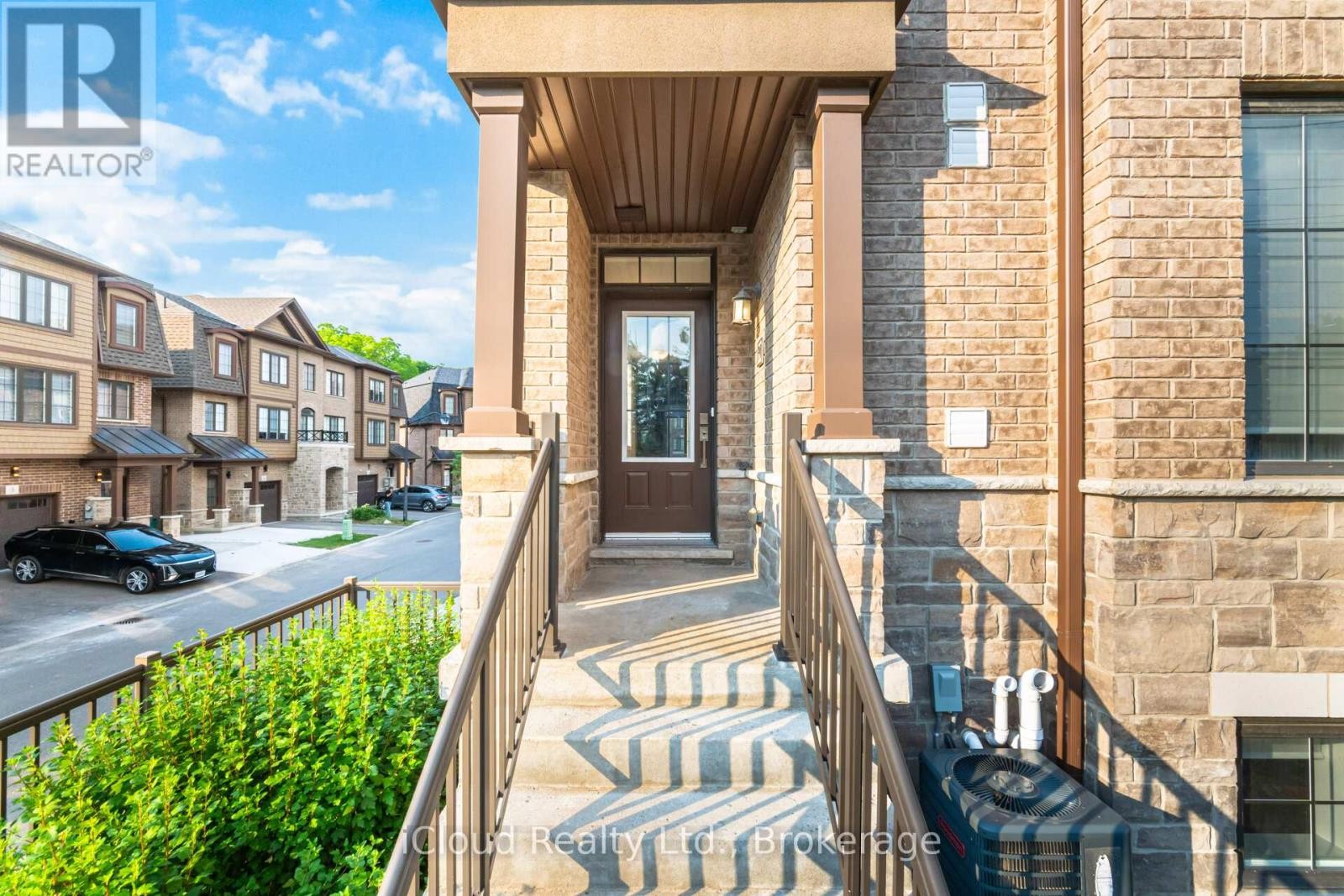 












91 - 445 ONTARIO STREET

,
Milton (TM Timberlea),




Ontario
L9T9K4

