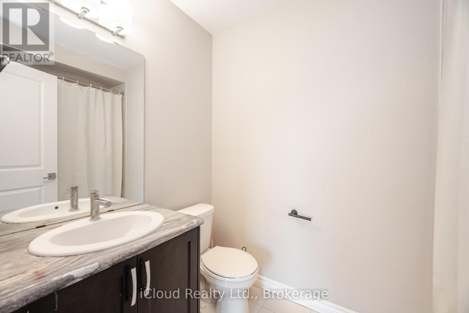 












91 - 445 ONTARIO STREET

,
Milton (TM Timberlea),




Ontario
L9T9K4

