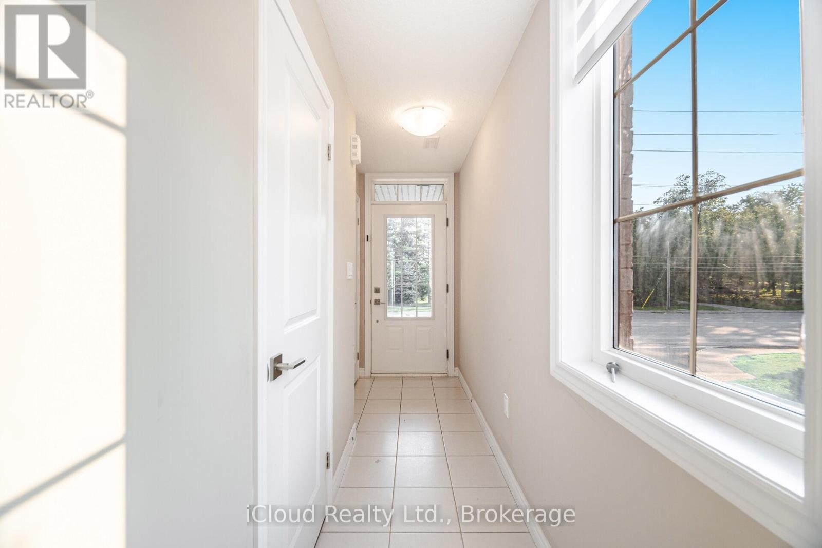 












91 - 445 ONTARIO STREET

,
Milton (TM Timberlea),




Ontario
L9T9K4

