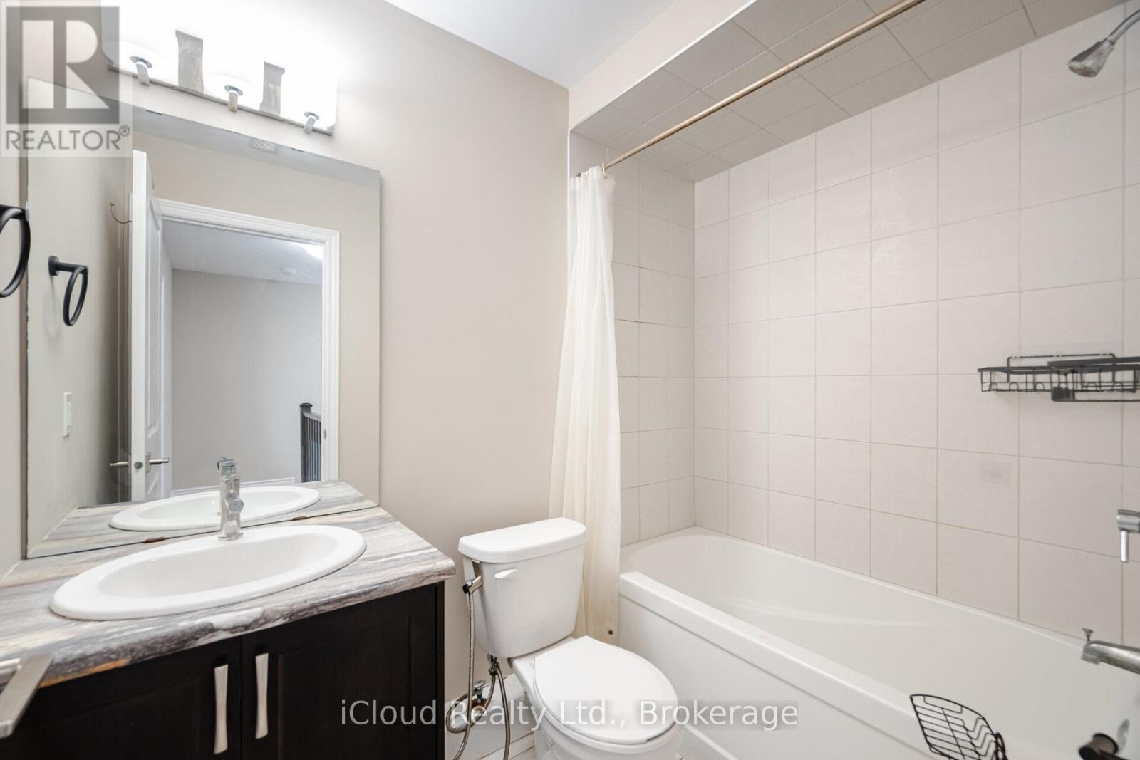 












91 - 445 ONTARIO STREET

,
Milton (TM Timberlea),




Ontario
L9T9K4

