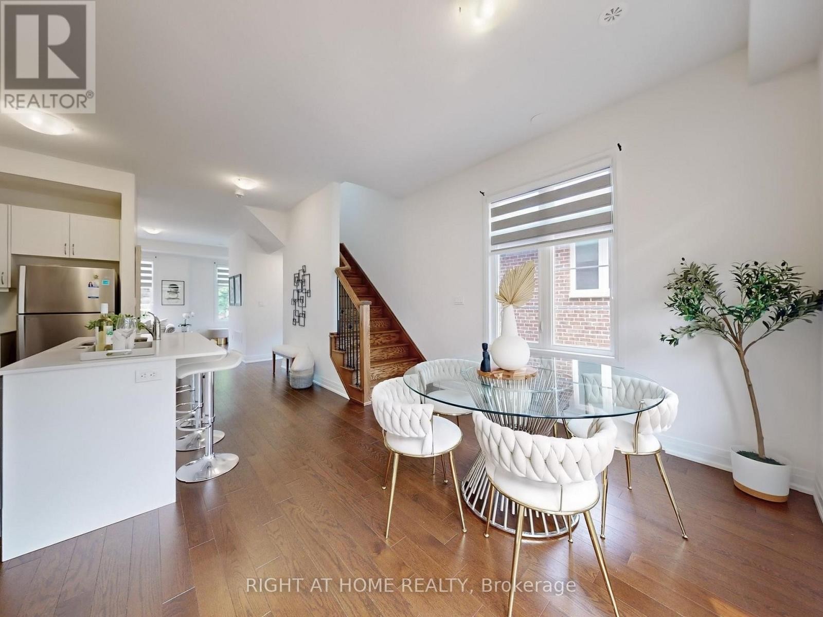 












197 WYNDHAM STREET

,
Mississauga (Streetsville),




Ontario
L5M2S5

