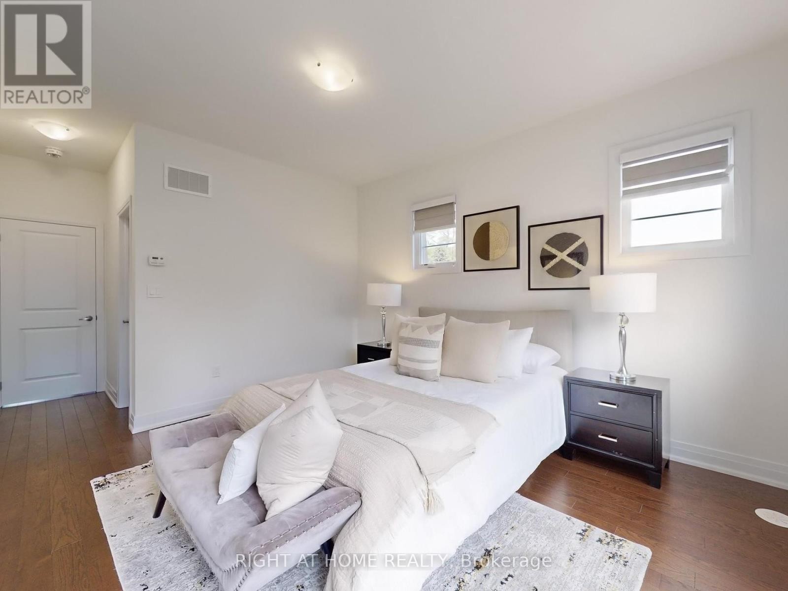 












197 WYNDHAM STREET

,
Mississauga (Streetsville),




Ontario
L5M2S5

