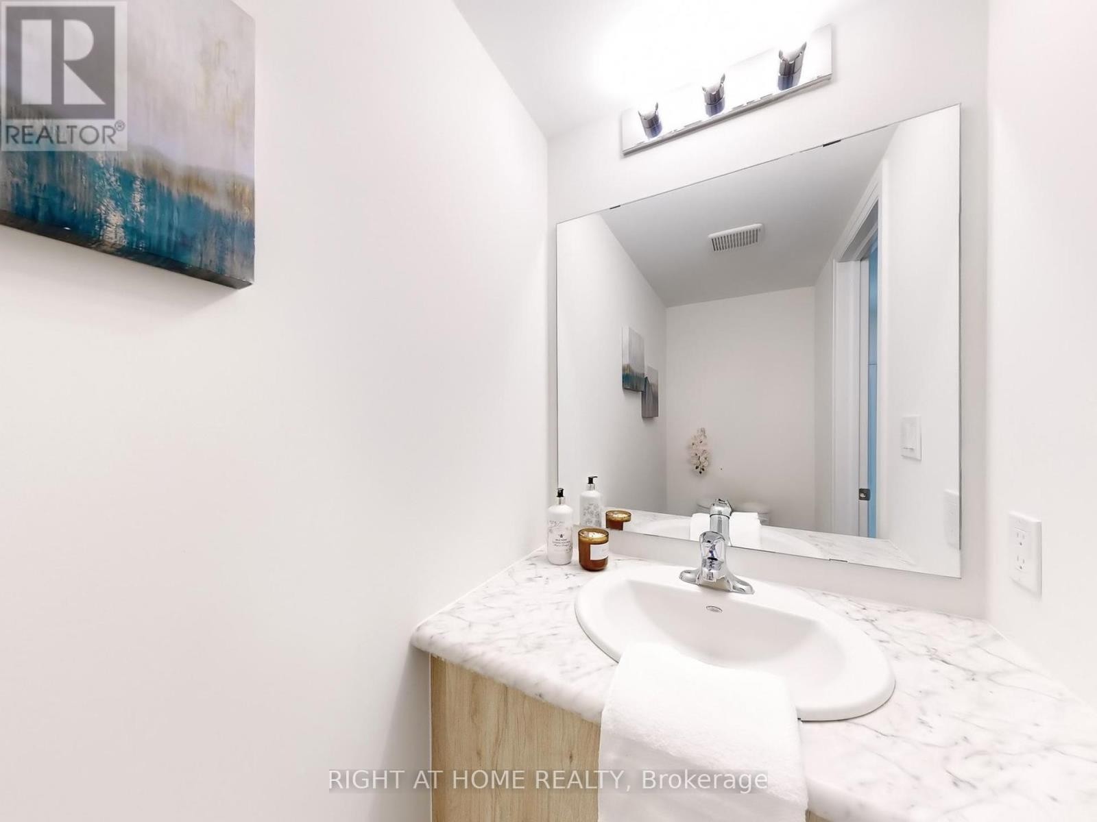 












197 WYNDHAM STREET

,
Mississauga (Streetsville),




Ontario
L5M2S5

