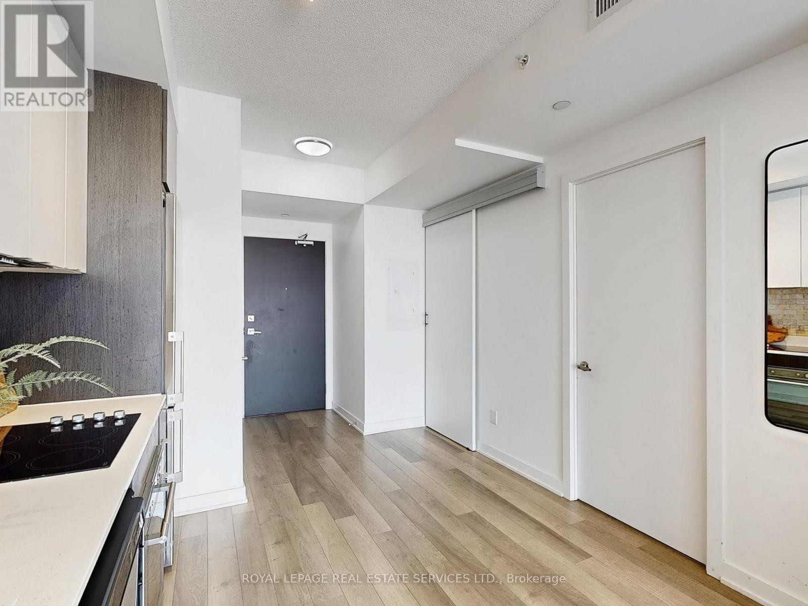 












625A - 5230 DUNDAS STREET

,
Burlington (Orchard),




Ontario
L7L0J5

