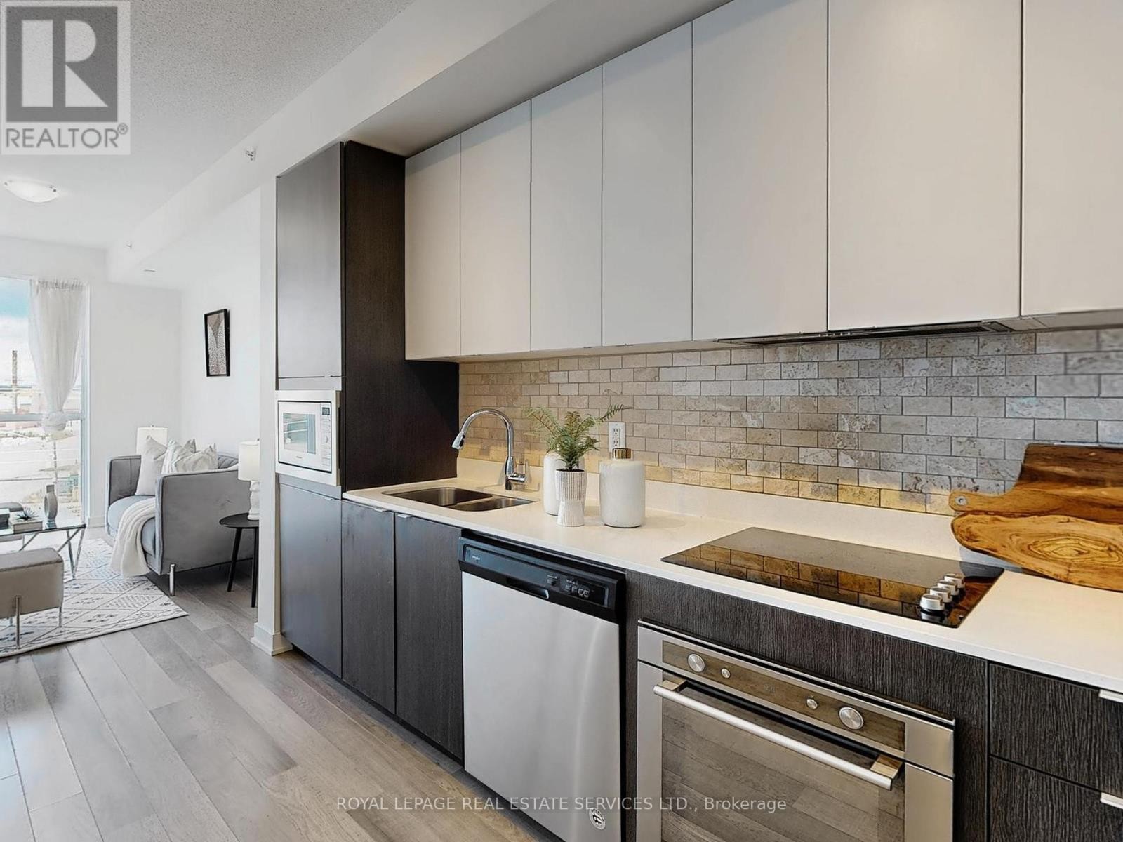 












625A - 5230 DUNDAS STREET

,
Burlington (Orchard),




Ontario
L7L0J5

