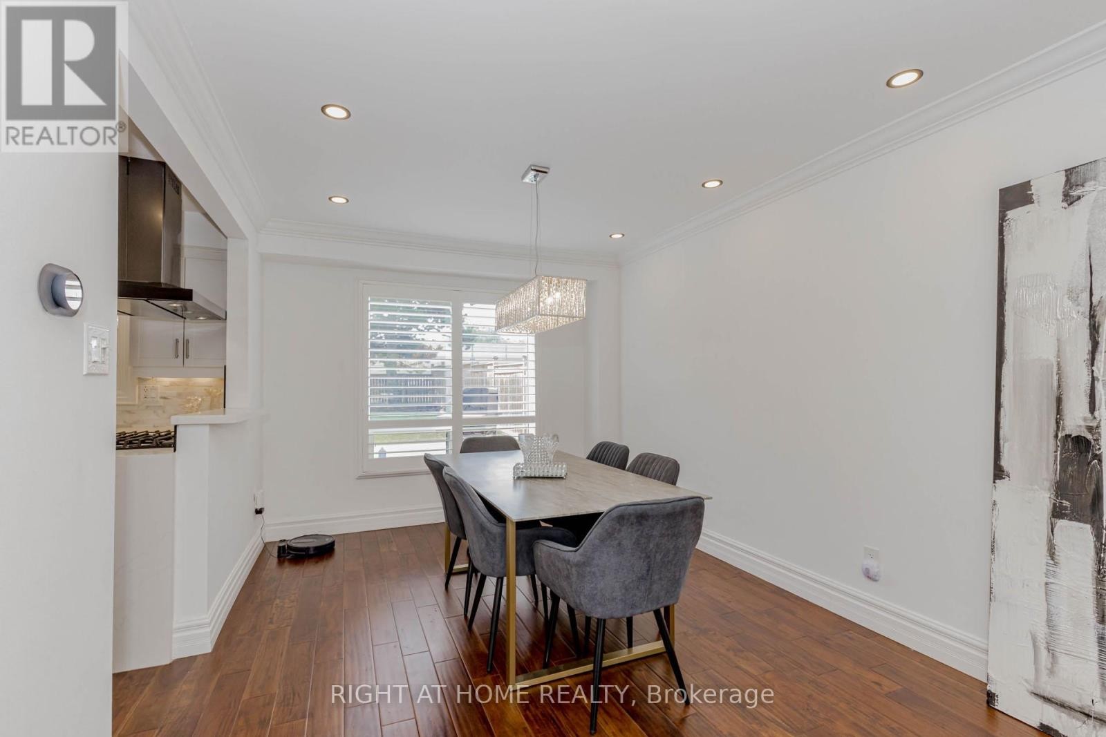 












1073 MESA CRESCENT

,
Mississauga (Lorne Park),




Ontario
L5R3E7


