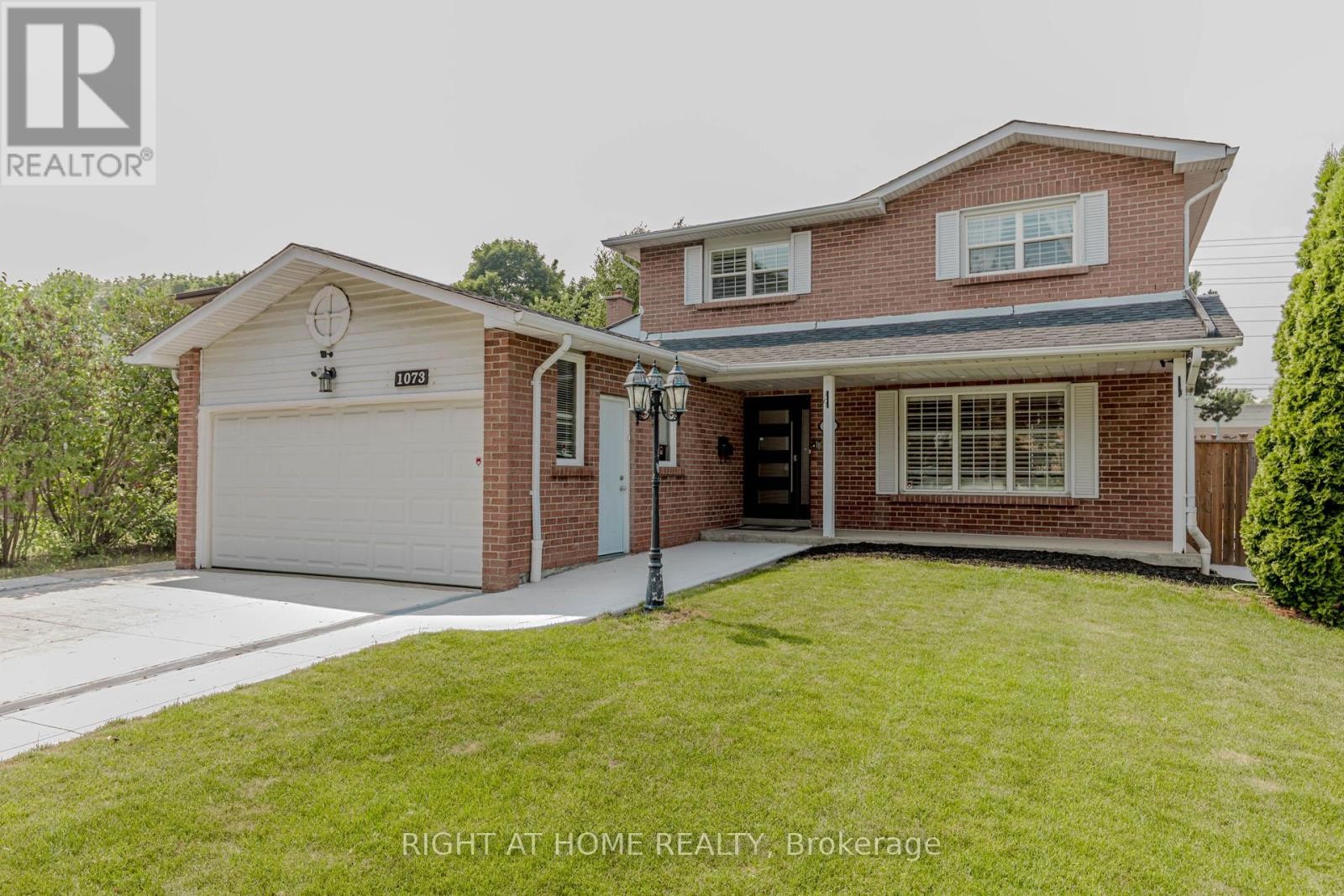 












1073 MESA CRESCENT

,
Mississauga (Lorne Park),




Ontario
L5R3E7

