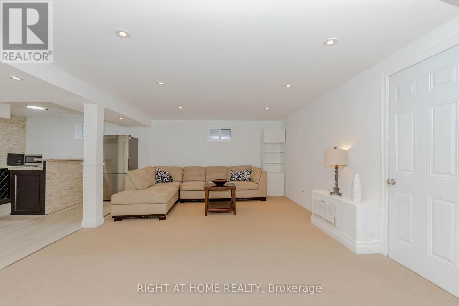 












1073 MESA CRESCENT

,
Mississauga (Lorne Park),




Ontario
L5R3E7

