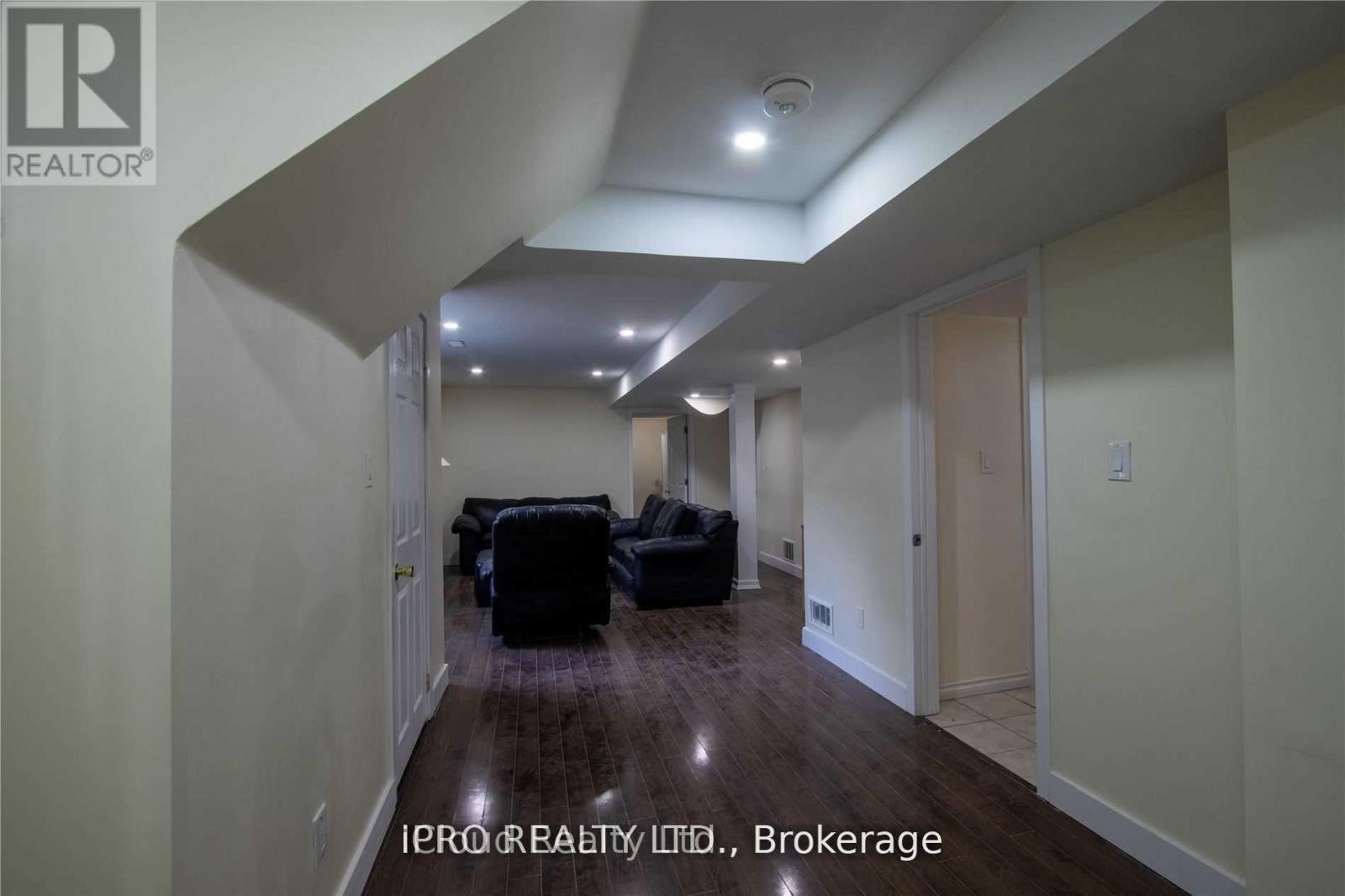












BSMT - 3856 PASSWAY ROAD

,
Mississauga (Lisgar),




Ontario
L5N8N8

