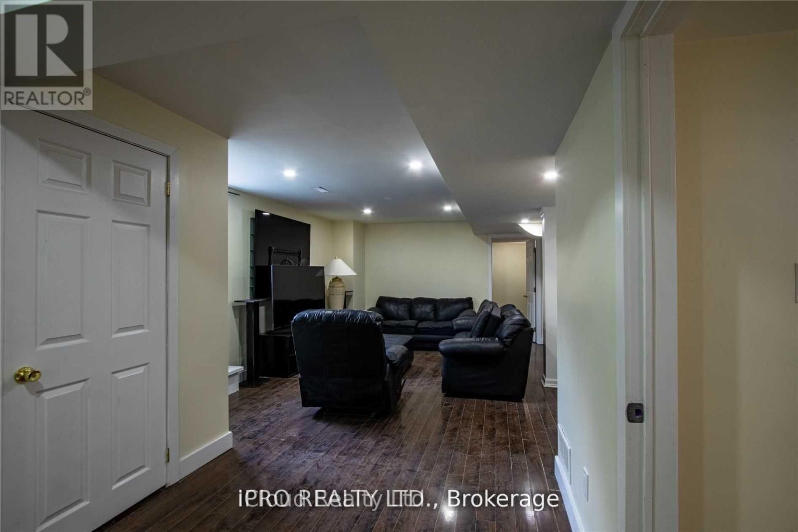 












BSMT - 3856 PASSWAY ROAD

,
Mississauga (Lisgar),




Ontario
L5N8N8

