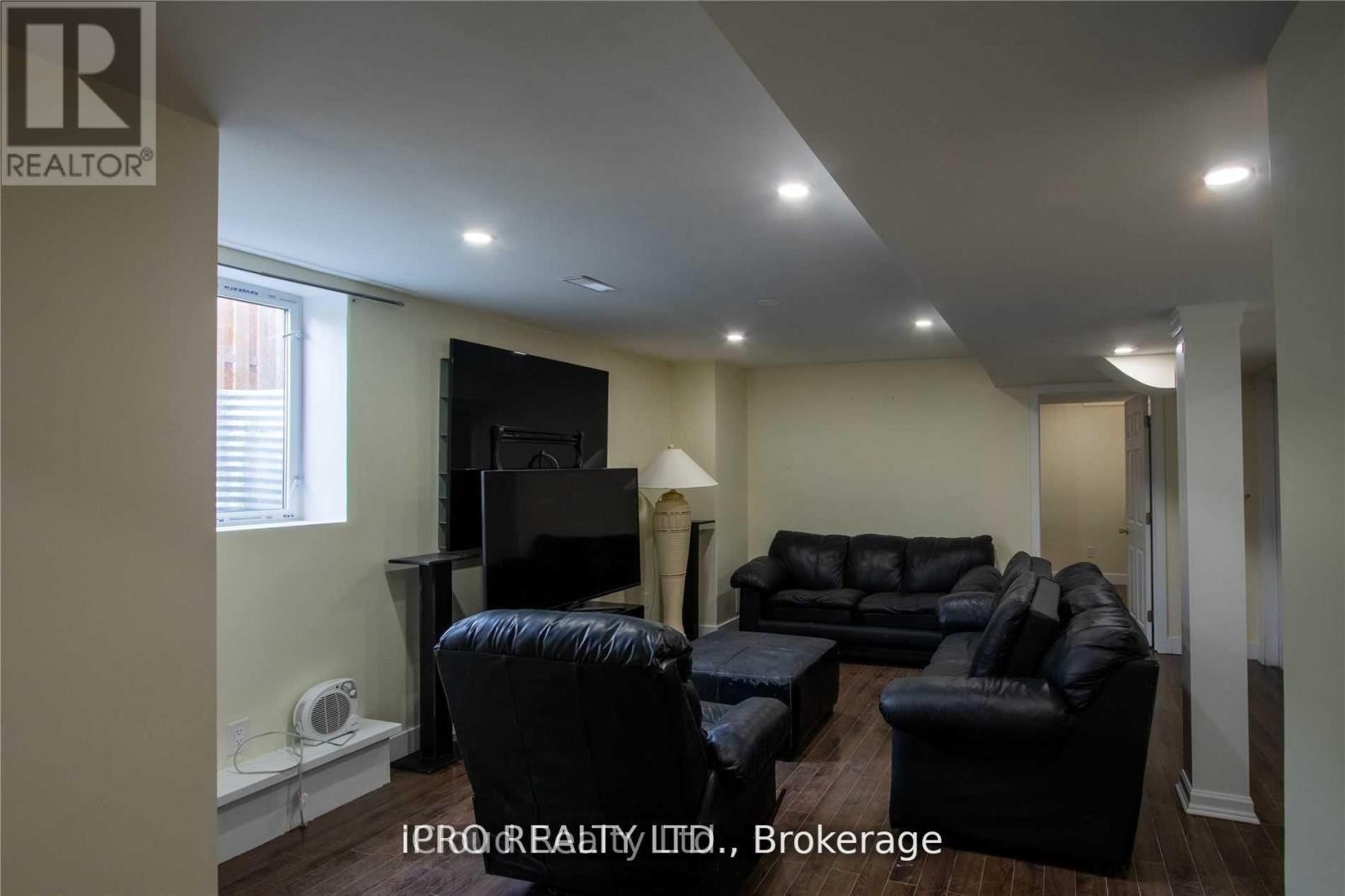 












BSMT - 3856 PASSWAY ROAD

,
Mississauga (Lisgar),




Ontario
L5N8N8

