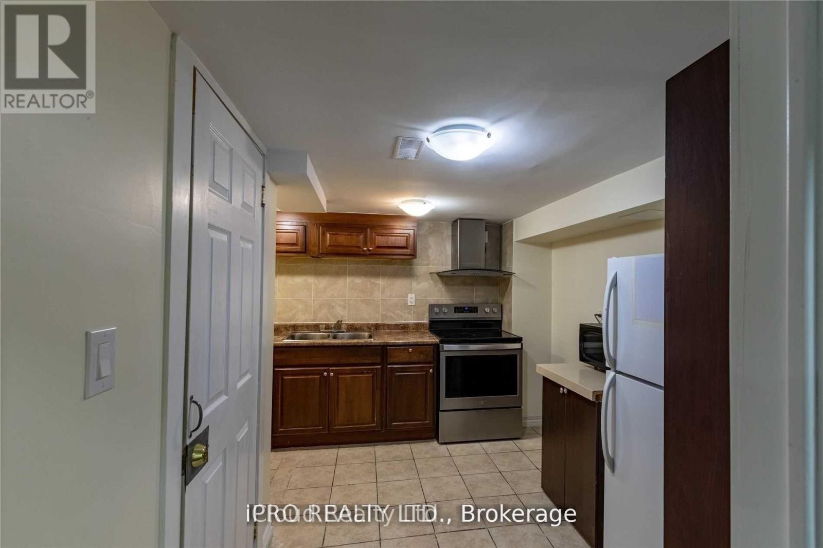 












BSMT - 3856 PASSWAY ROAD

,
Mississauga (Lisgar),




Ontario
L5N8N8

