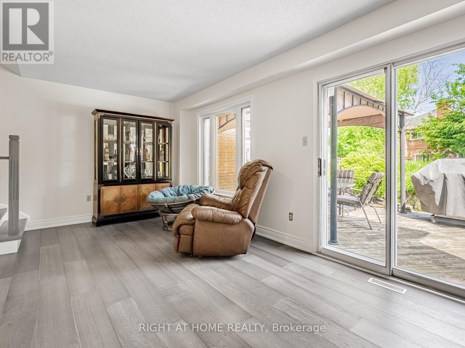 












1129 BEECHNUT ROAD

,
Oakville (CV Clearview),




Ontario
L6J7P2

