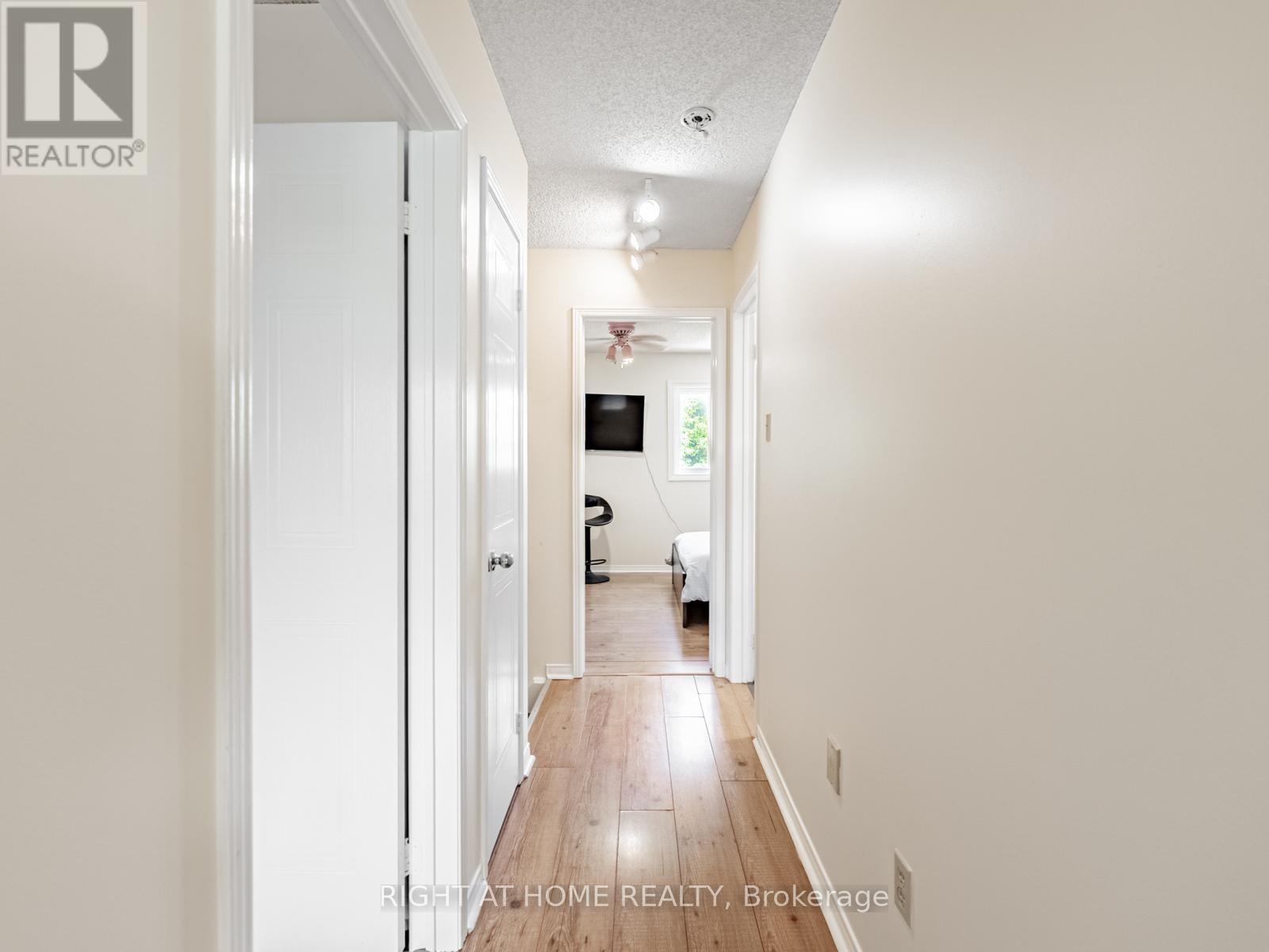 












1129 BEECHNUT ROAD

,
Oakville (CV Clearview),




Ontario
L6J7P2


