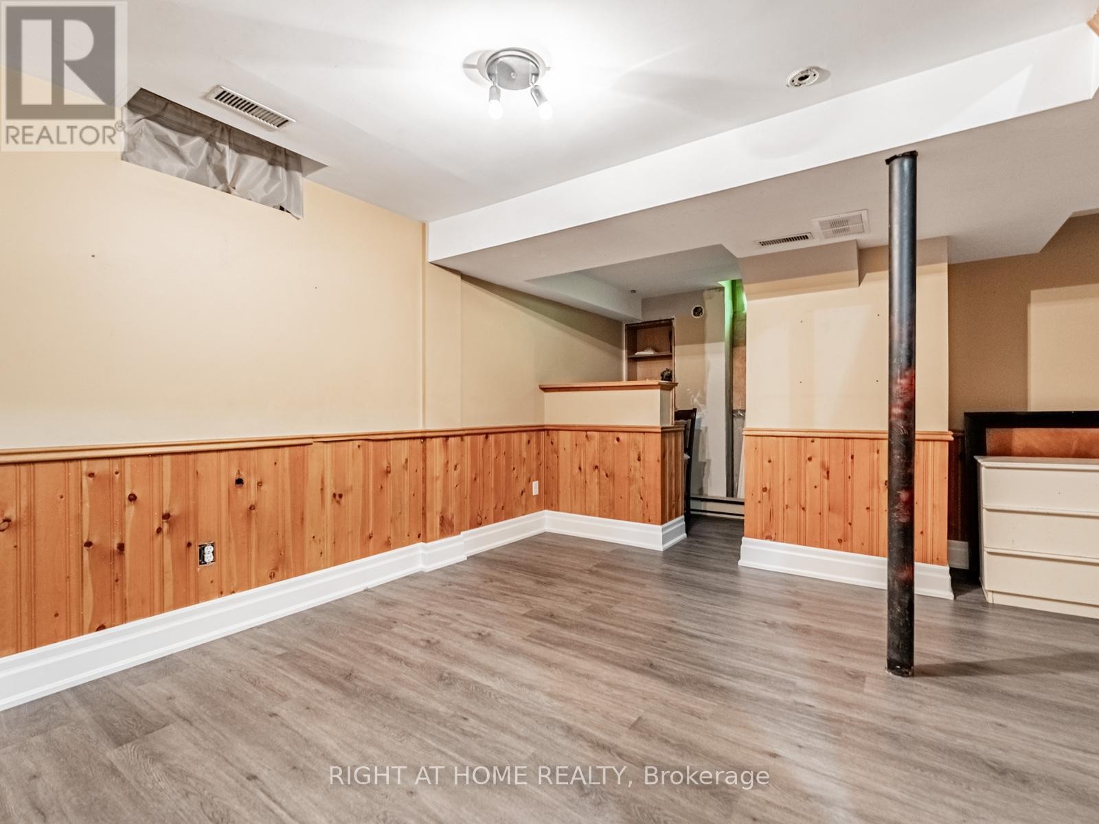 












1129 BEECHNUT ROAD

,
Oakville (CV Clearview),




Ontario
L6J7P2

