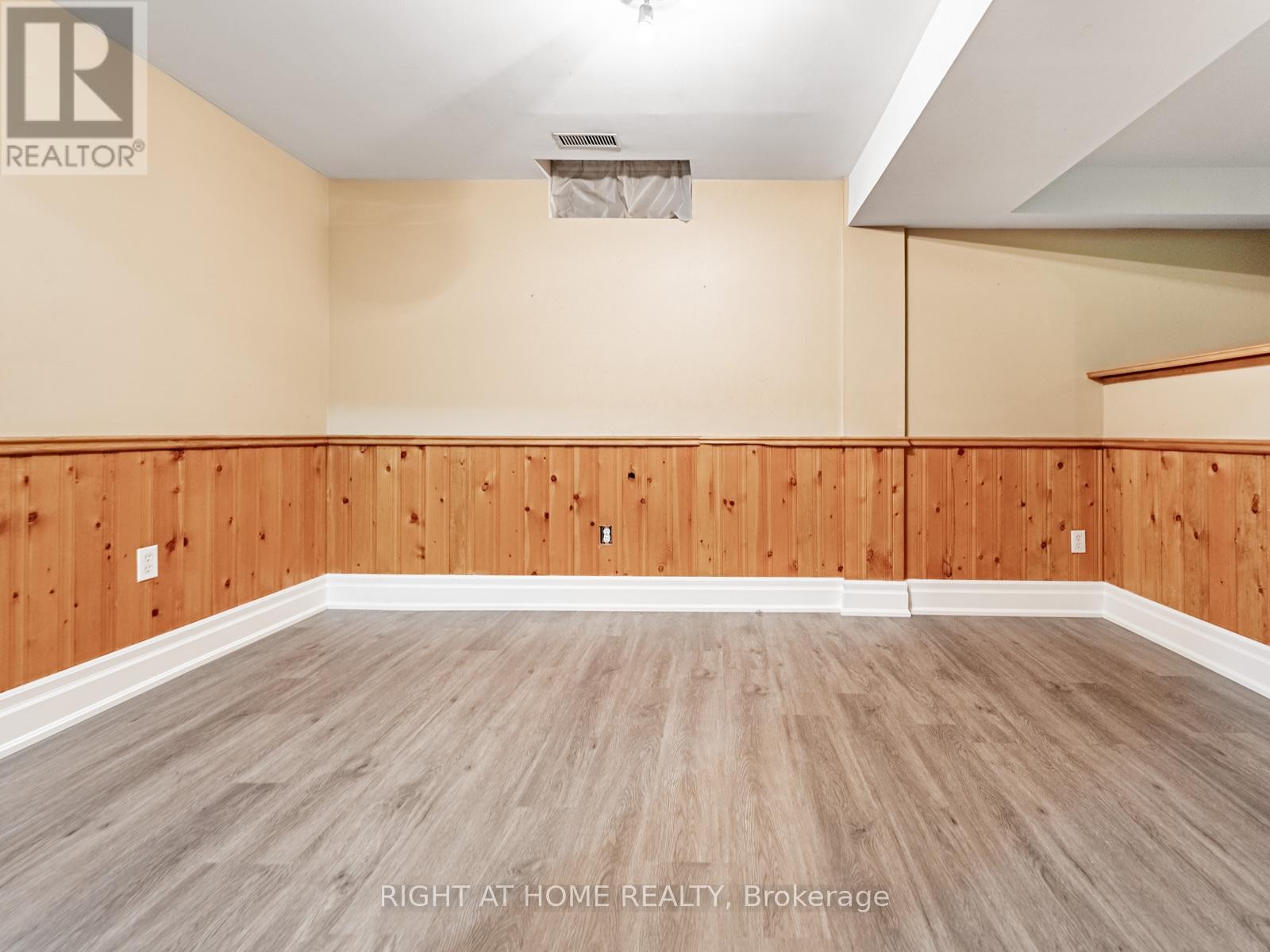 












1129 BEECHNUT ROAD

,
Oakville (CV Clearview),




Ontario
L6J7P2

