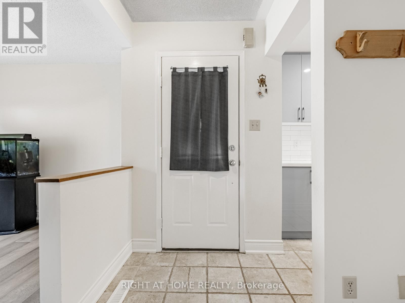 












1129 BEECHNUT ROAD

,
Oakville (CV Clearview),




Ontario
L6J7P2

