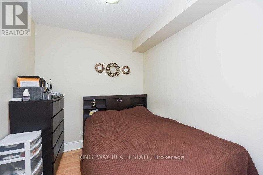 












2924 - 3888 DUKE OF YORK BOULEVARD

,
Mississauga (City Centre),




Ontario
L5B4P5

