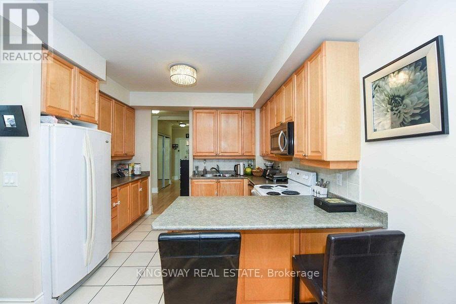 












2924 - 3888 DUKE OF YORK BOULEVARD

,
Mississauga (City Centre),




Ontario
L5B4P5

