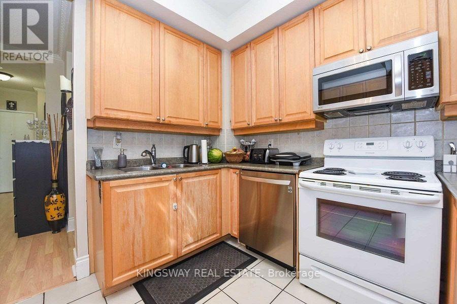 












2924 - 3888 DUKE OF YORK BOULEVARD

,
Mississauga (City Centre),




Ontario
L5B4P5

