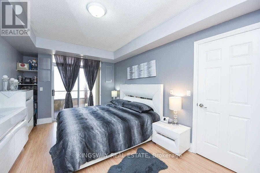 












2924 - 3888 DUKE OF YORK BOULEVARD

,
Mississauga (City Centre),




Ontario
L5B4P5

