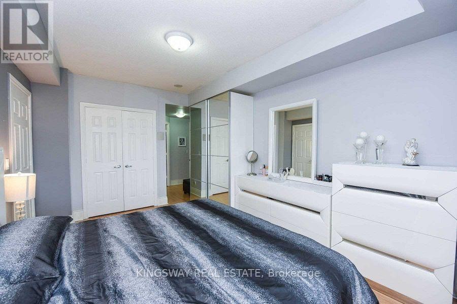 












2924 - 3888 DUKE OF YORK BOULEVARD

,
Mississauga (City Centre),




Ontario
L5B4P5

