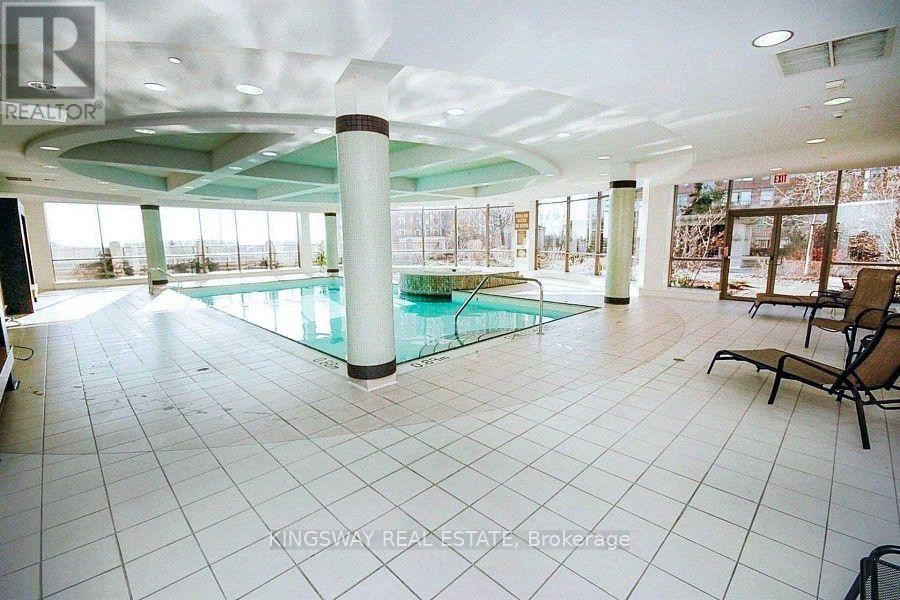 












2924 - 3888 DUKE OF YORK BOULEVARD

,
Mississauga (City Centre),




Ontario
L5B4P5

