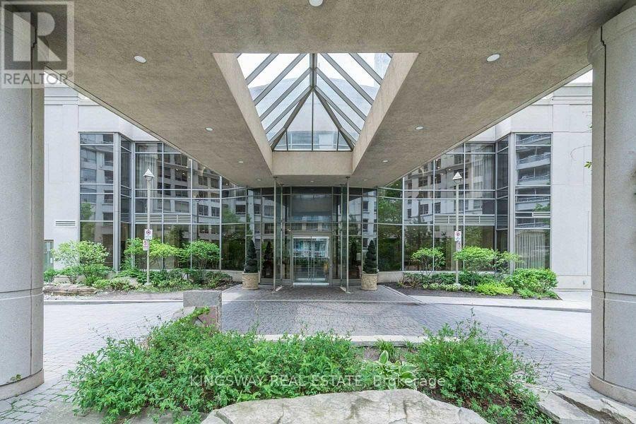 












2924 - 3888 DUKE OF YORK BOULEVARD

,
Mississauga (City Centre),




Ontario
L5B4P5

