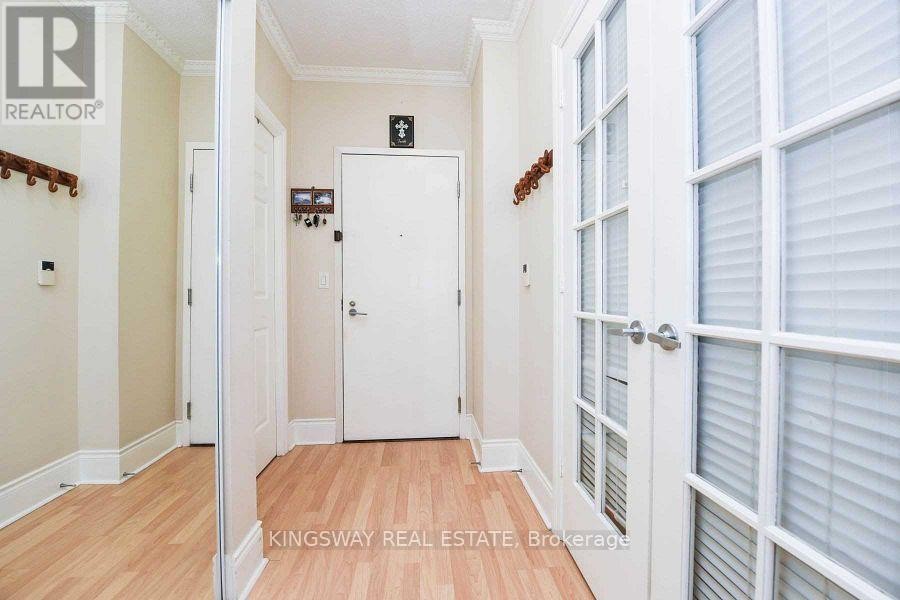 












2924 - 3888 DUKE OF YORK BOULEVARD

,
Mississauga (City Centre),




Ontario
L5B4P5

