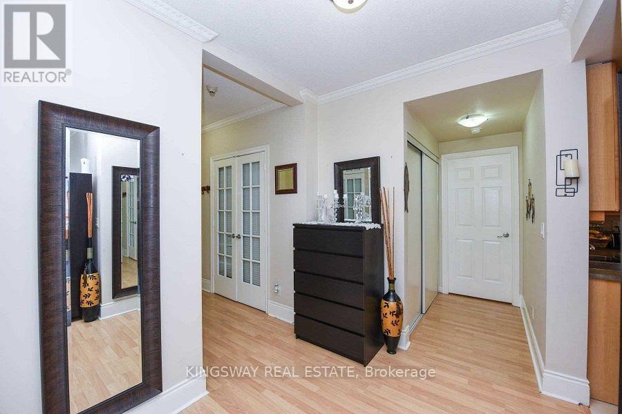 












2924 - 3888 DUKE OF YORK BOULEVARD

,
Mississauga (City Centre),




Ontario
L5B4P5

