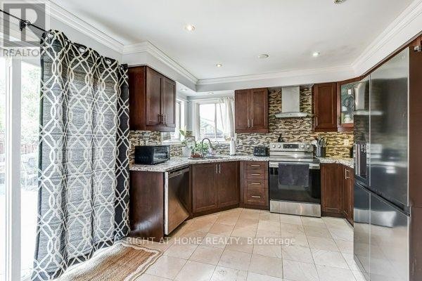 












7460 TERRAGAR BOULEVARD

,
Mississauga (Lisgar),




Ontario
L5N8H1

