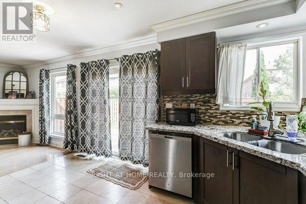 












7460 TERRAGAR BOULEVARD

,
Mississauga (Lisgar),




Ontario
L5N8H1

