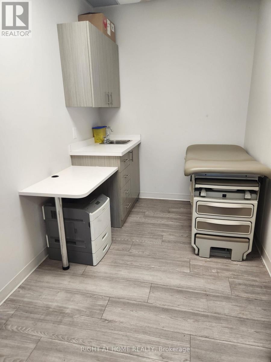 












100B - 1017 WILSON AVENUE

,
Toronto (Downsview-Roding-CFB),




Ontario
M3K1Z1

