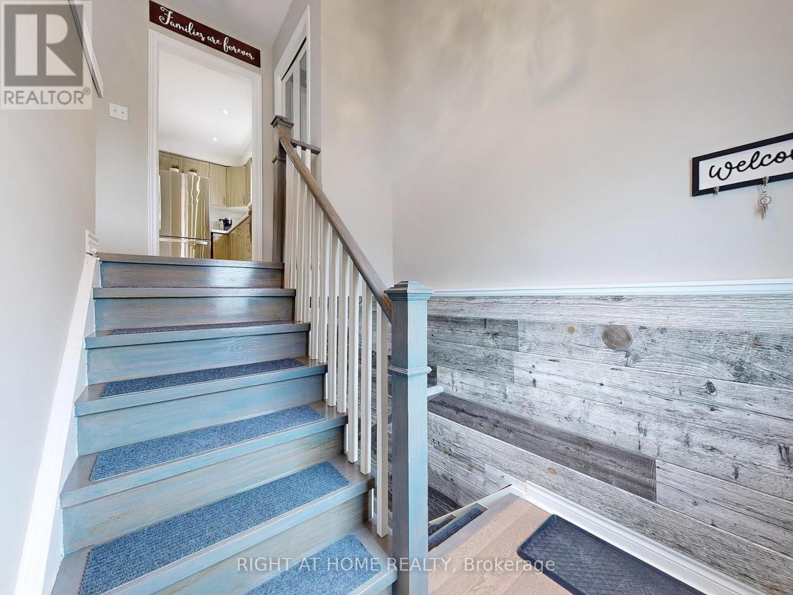 












502 GALEDOWNS COURT

,
Mississauga (Mississauga Valleys),




Ontario
L5A3H9

