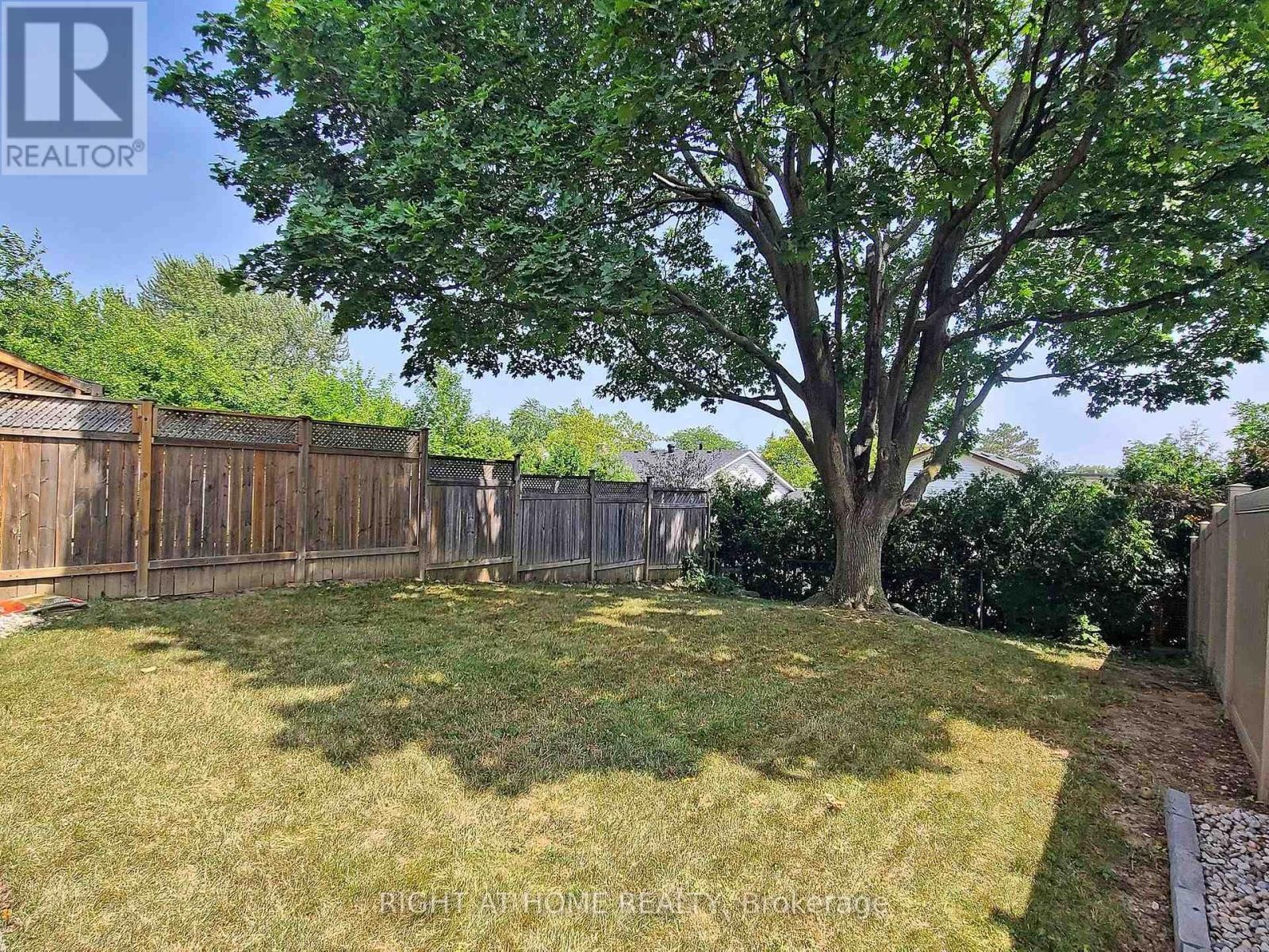 












502 GALEDOWNS COURT

,
Mississauga (Mississauga Valleys),




Ontario
L5A3H9

