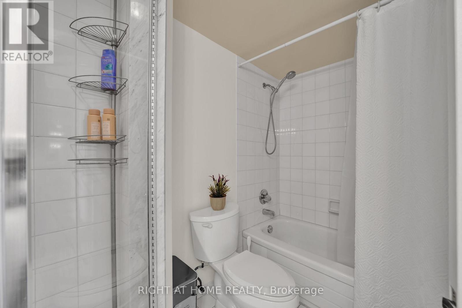 












1805 - 700 CONSTELLATION DRIVE

,
Mississauga (Hurontario),




Ontario
L5R3G8

