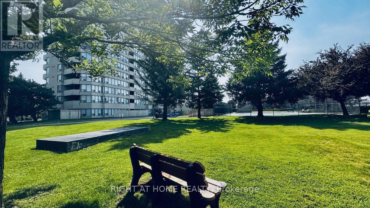 












1805 - 700 CONSTELLATION DRIVE

,
Mississauga (Hurontario),




Ontario
L5R3G8

