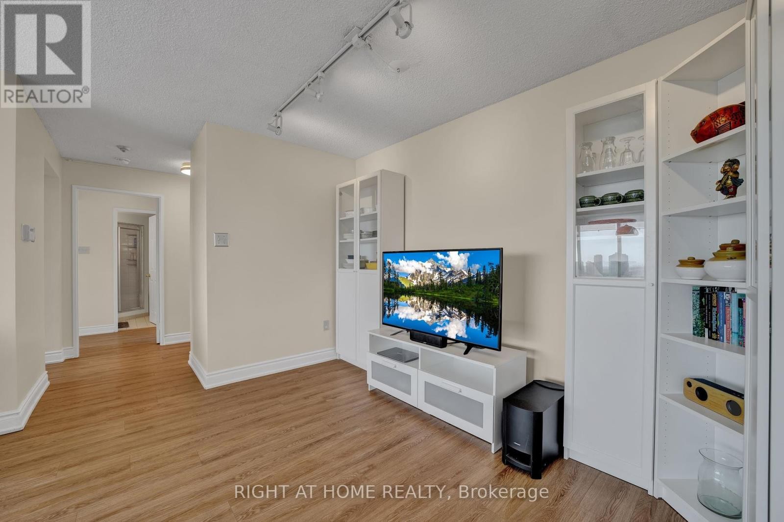 












1805 - 700 CONSTELLATION DRIVE

,
Mississauga (Hurontario),




Ontario
L5R3G8

