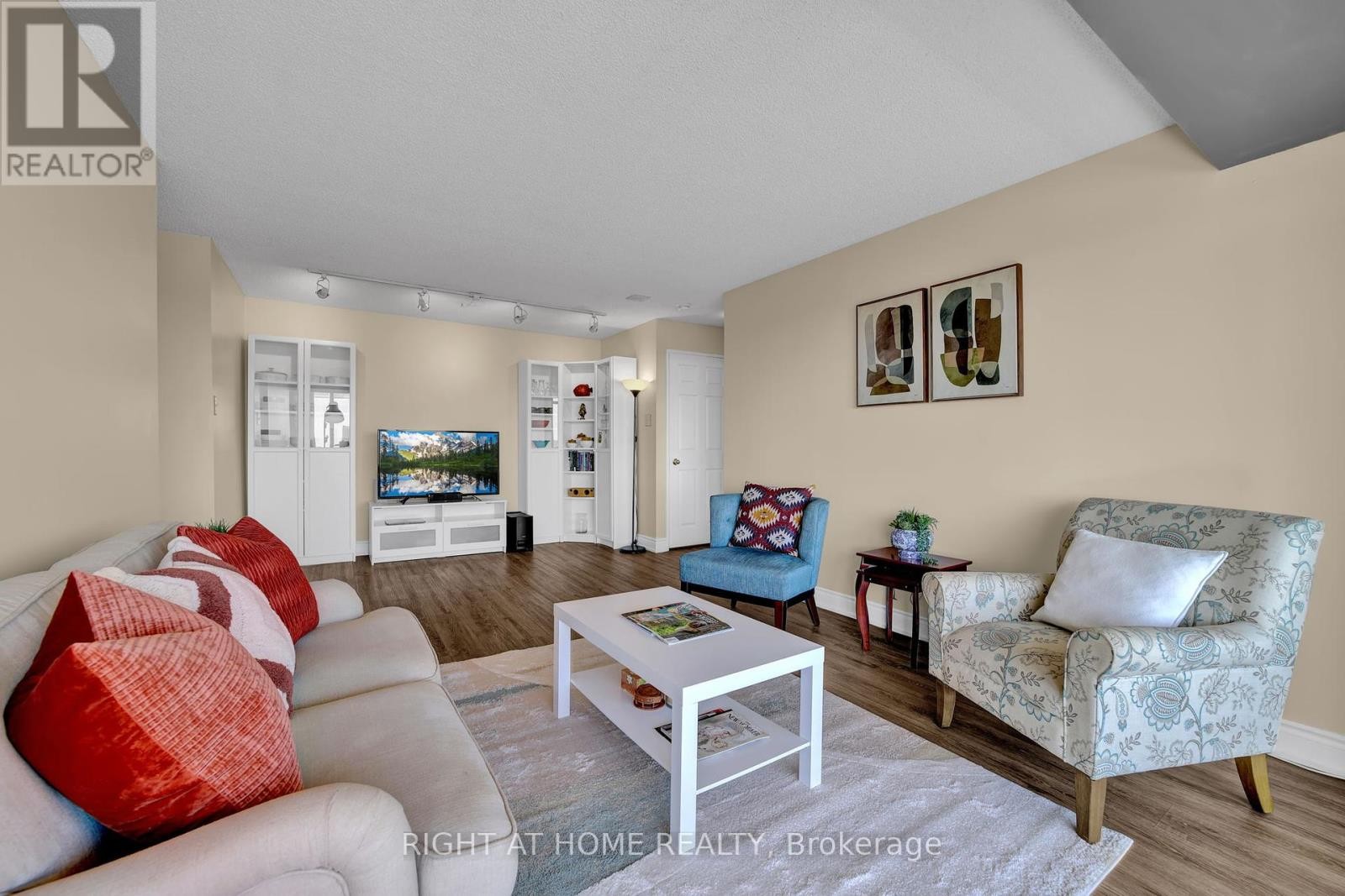 












1805 - 700 CONSTELLATION DRIVE

,
Mississauga (Hurontario),




Ontario
L5R3G8

