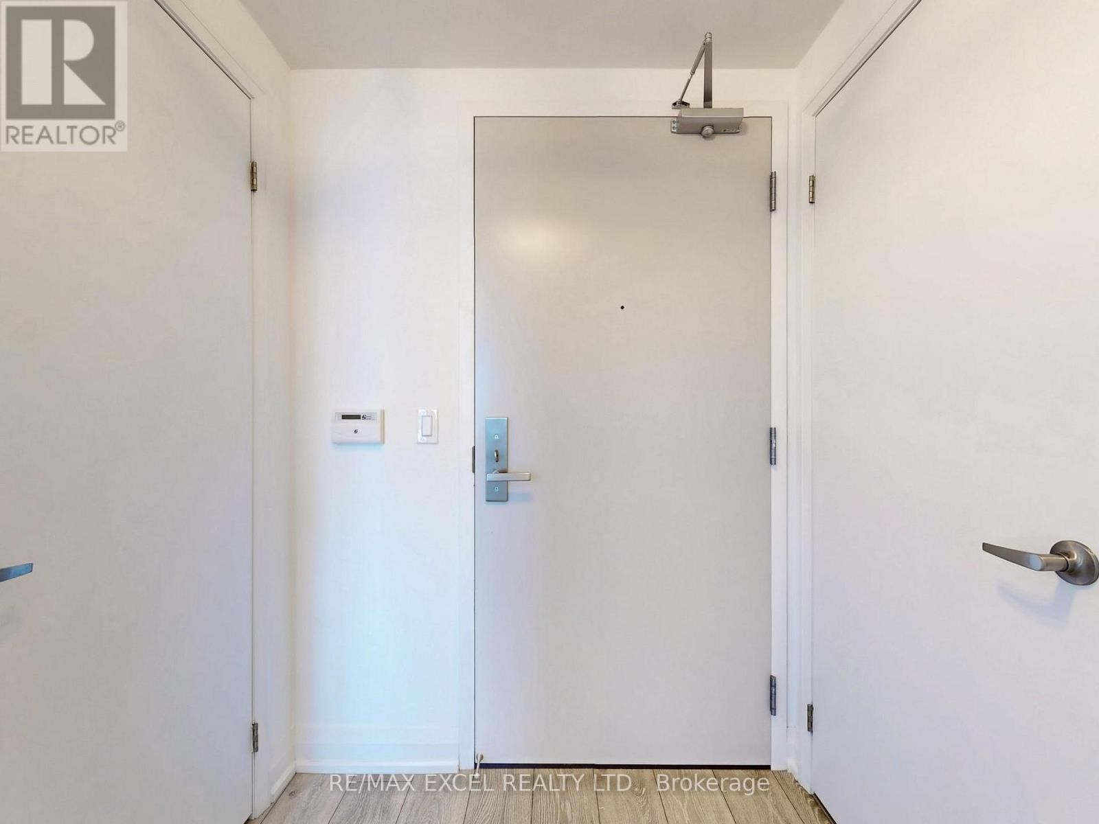 












1708 - 30 GIBBS ROAD

,
Toronto (Islington-City Centre West),




Ontario
M9B0E4

