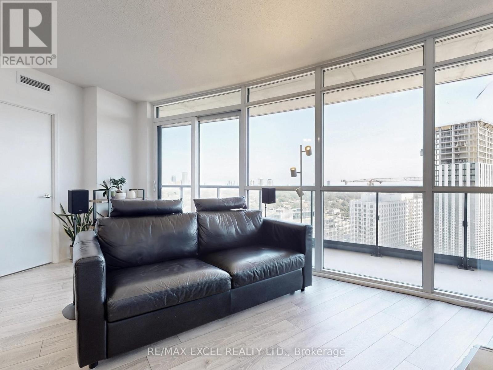 












1708 - 30 GIBBS ROAD

,
Toronto (Islington-City Centre West),




Ontario
M9B0E4

