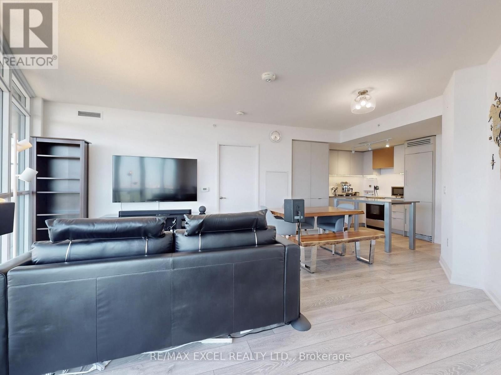 












1708 - 30 GIBBS ROAD

,
Toronto (Islington-City Centre West),




Ontario
M9B0E4

