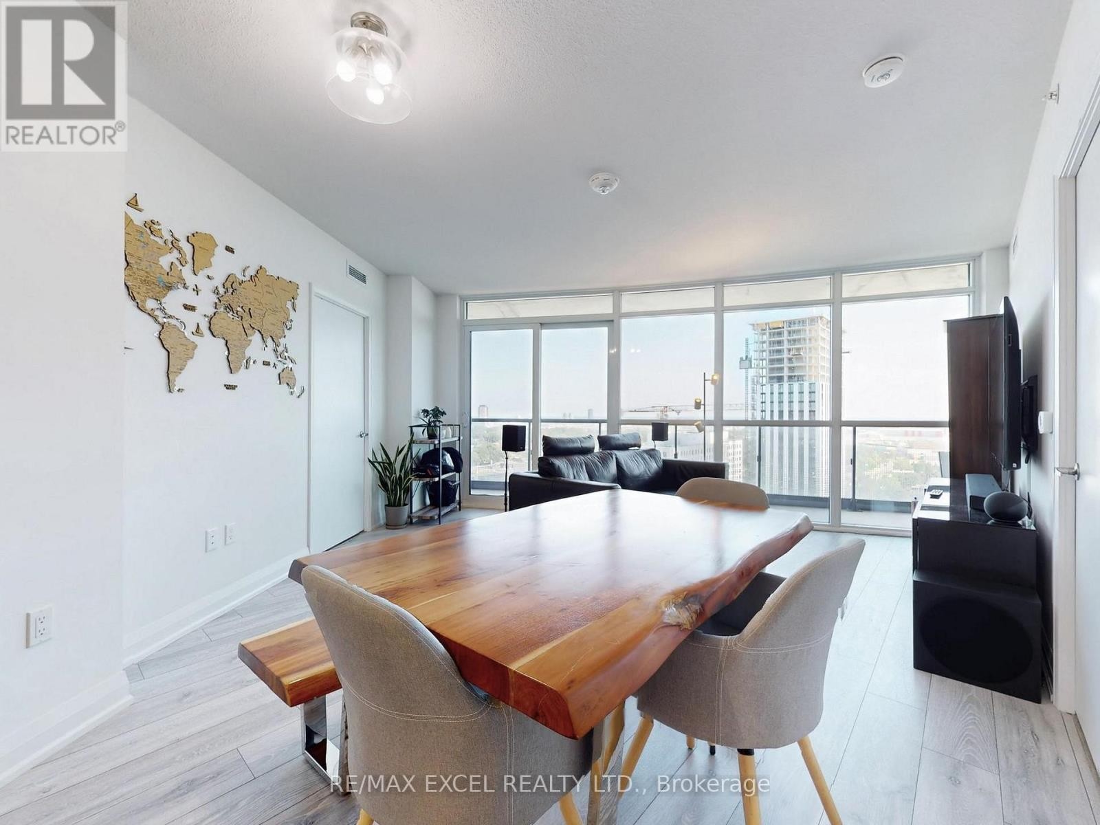 












1708 - 30 GIBBS ROAD

,
Toronto (Islington-City Centre West),




Ontario
M9B0E4

