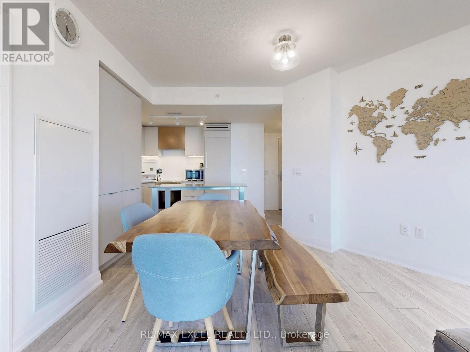 












1708 - 30 GIBBS ROAD

,
Toronto (Islington-City Centre West),




Ontario
M9B0E4

