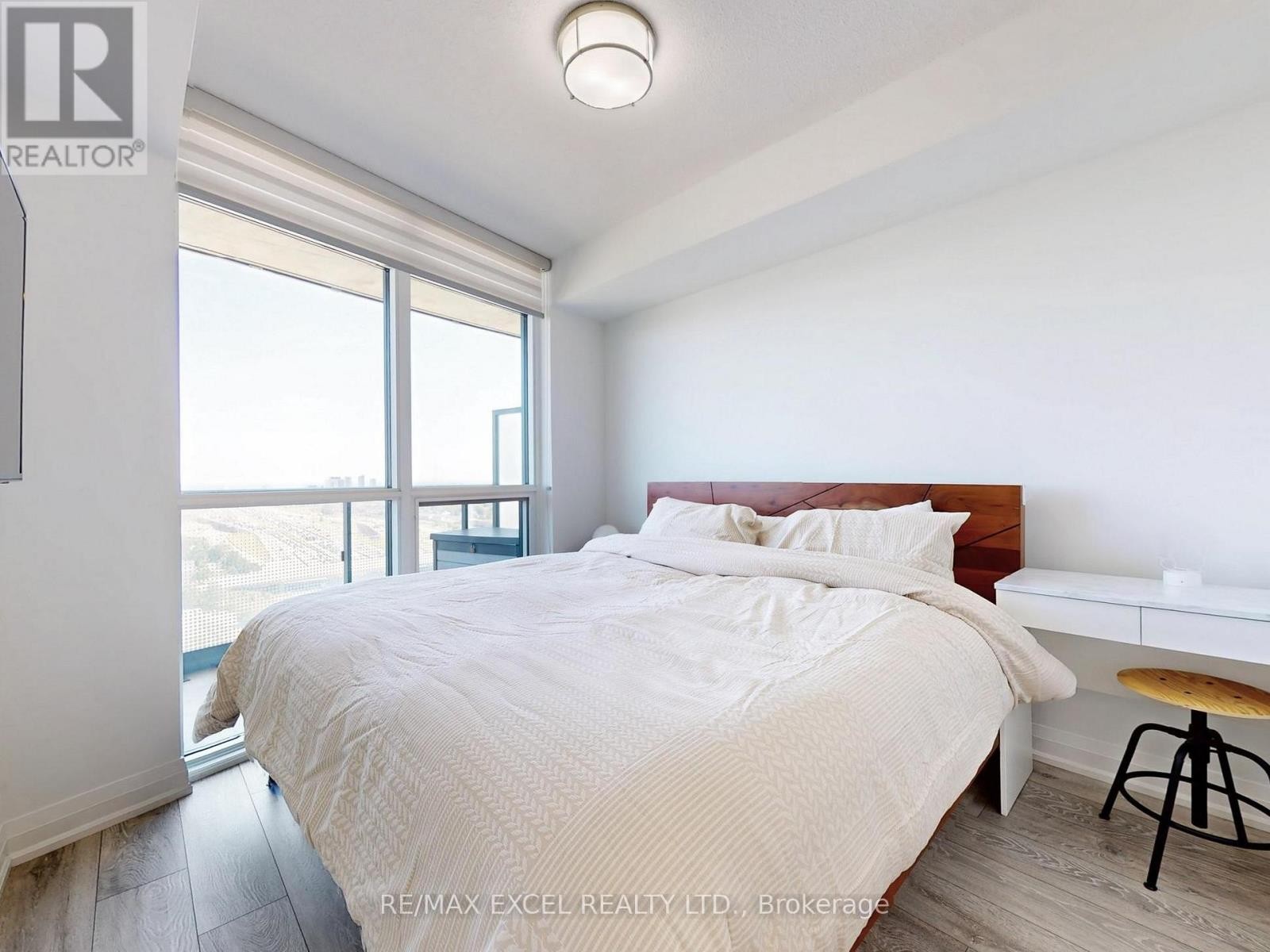 












1708 - 30 GIBBS ROAD

,
Toronto (Islington-City Centre West),




Ontario
M9B0E4

